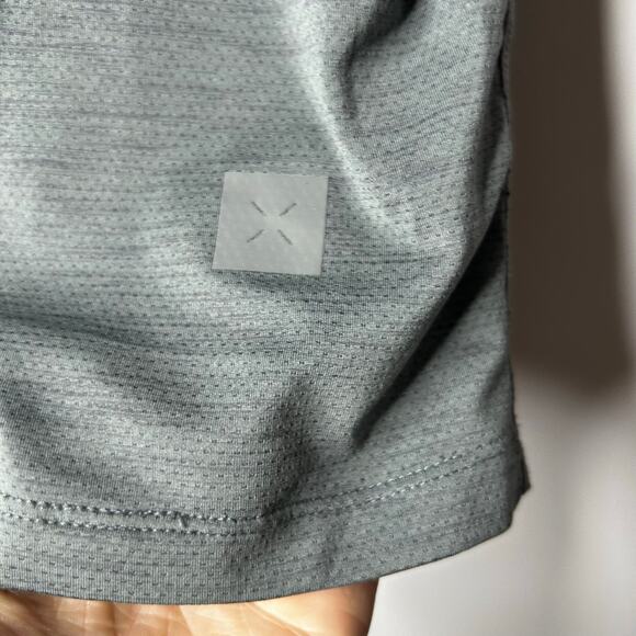 Ten Thousand Shirt Mens M Gray Performance Short Sleeve Performance Tee Gym Lift - Picture 7 of 7